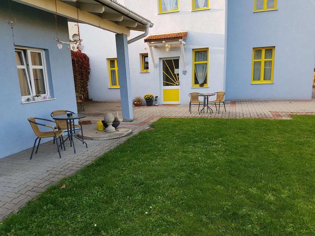 Villa Sonnenschein Ла-ан-дер-Тайя Экстерьер фото